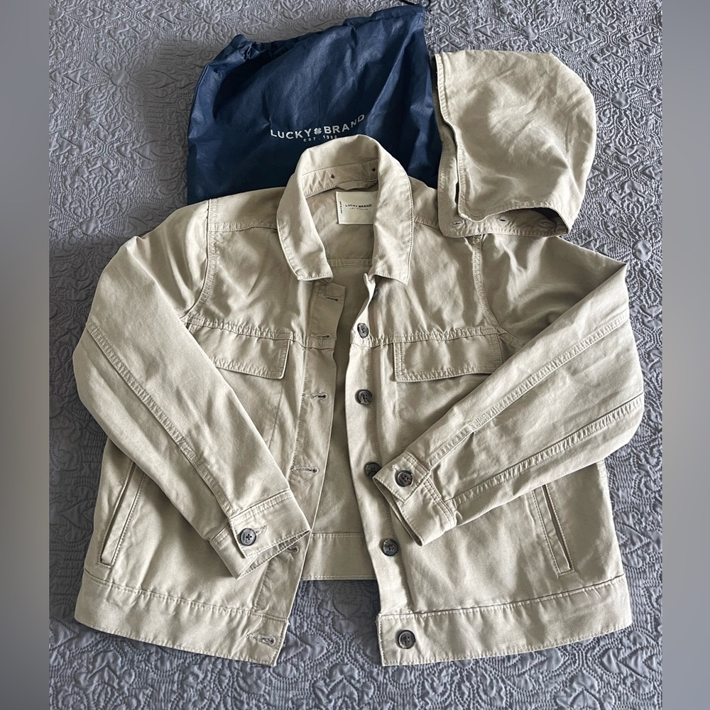 NWOT Lucky brand beige jacket with removable hood